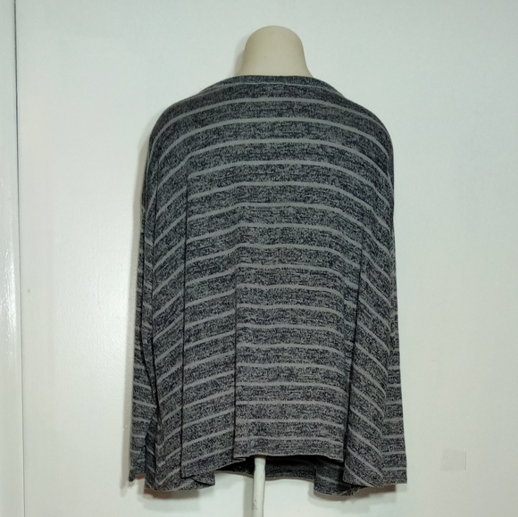 Cato Gray Striped Top Sz 18/20W - Picture 7 of 10